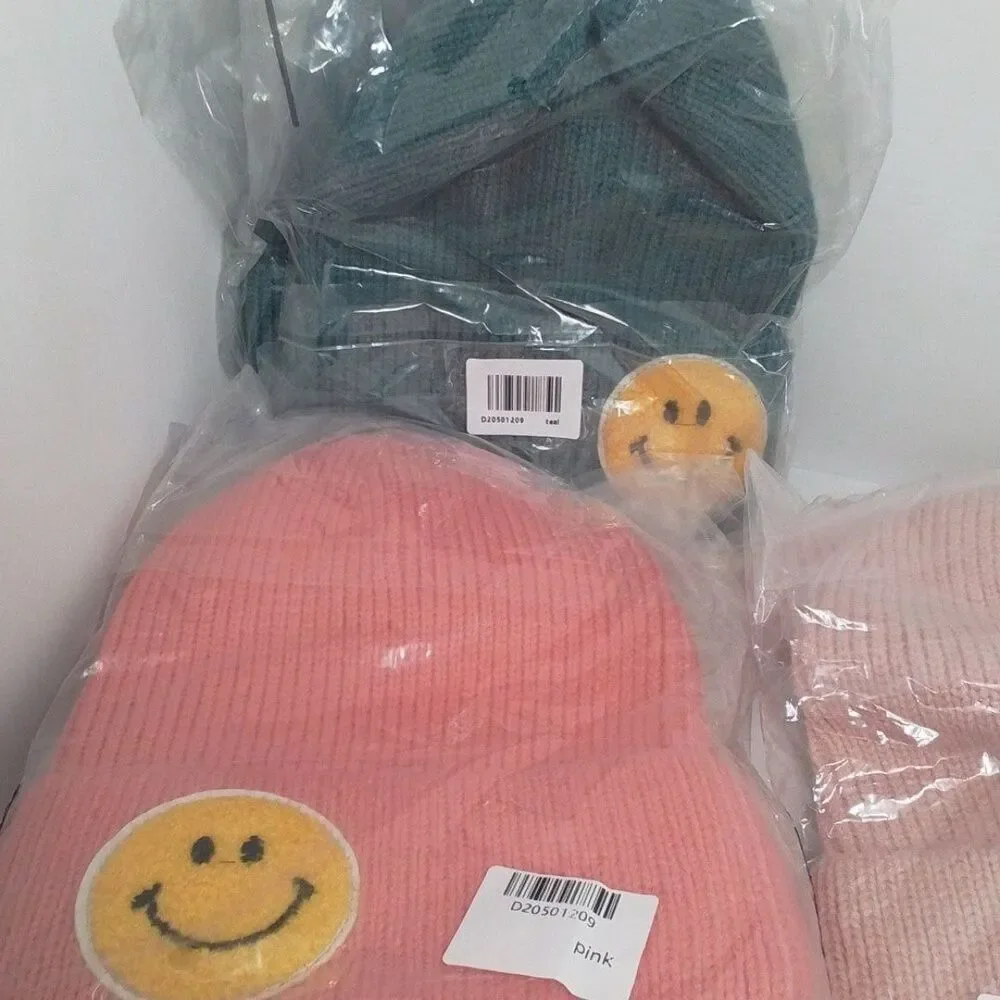 Happy Face Women's GREEN Beanie NEW